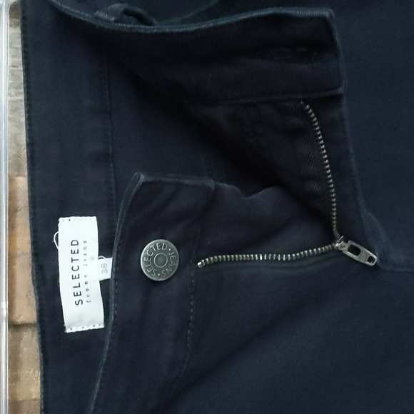 Selected / Femme Jeans Mid Waist Black Denim Shorts - 8 US / 38 EUR - Picture 2 of 6